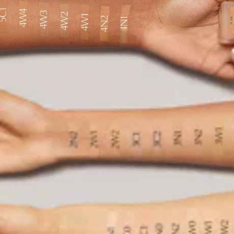 Estee Lauder Double Wear Stay-in-Place Foundation SPF 10 30ml3