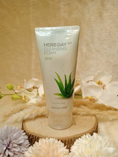 Herb Day Cleansing Foam Aloe - 100ml3