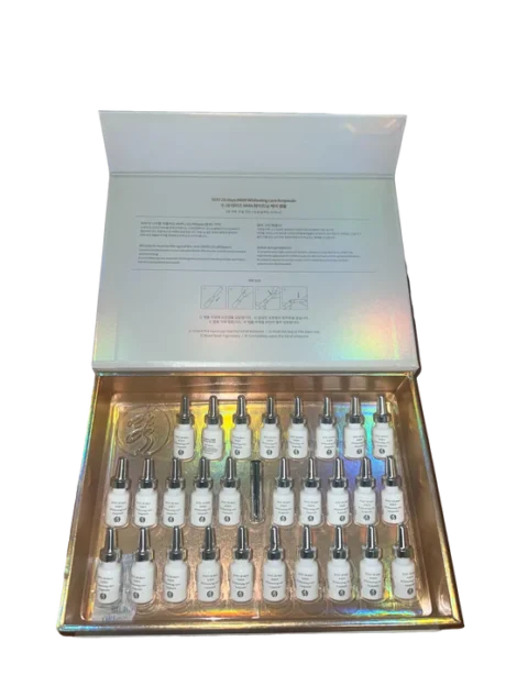SOO 28 DAYS NMN WHITENING SERUM SET একটি প্রিমিয়াম স্কিন কেয়ার সমাধান যা আপনার ত্বককে মাত্র 28 দিনের মধ্যে দৃশ্যমানভাবে উজ্জ্বল, ফর্সা এবং টাইট করে তোলে। এই সিরাম সেটে ব্যবহৃত হয়েছে NMN (Nicotinamide Mononucleotide), যা একটি শক্তিশালী অ্যান্টি-এজিং এবং স্কিন রিজুভেনেশন উপাদান। ব্যবহারের প্রথম ১০ দিনের মধ্যেই এটি ত্বকের ডালনেস কমিয়ে প্রাকৃতিক গ্লো ফিরিয়ে আনে। নিয়মিত ব্যবহারে ব্ল্যাক স্পট, মেলাজমা এবং হাইপারপিগমেন্টেশন উল্লেখযোগ্যভাবে হ্রাস পায়। ডার্মাটোলজিস্টরা এটি সুপারিশ করেন কারণ এটি ত্বকের ডিএনএ রিপেয়ার প্রক্রিয়াকে ত্বরান্বিত করে এবং কোলাজেন উৎপাদন বৃদ্ধি করে। ফলে ত্বক হয় মসৃণ, টাইট এবং বয়সের ছাপমুক্ত। 🌸 H2: ব্যবহারিক দিক ও উপকারিতা SOO 28 DAYS NMN WHITENING SERUM SET বিশেষভাবে তৈরি হয়েছে যারা দ্রুত উজ্জ্বল, দাগহীন এবং তারুণ্যময় ত্বক চান তাদের জন্য। অফিসে যাওয়া, বিয়ের প্রস্তুতি, কিংবা দৈনন্দিন কেয়ার – সবক্ষেত্রেই এটি উপযুক্ত। আপনি চাইলে আমাদের 👉 Skin Brightening Tips Blog অথবা 👉 Anti-Aging Serum Collection থেকেও উপকারী তথ্য জানতে পারবেন। 🧴 H3: ব্যবহারবিধি প্রতিদিন সকাল ও রাতে মুখ ভালোভাবে পরিষ্কার করে শুকনো ত্বকে কয়েক ফোঁটা সিরাম সমানভাবে লাগান। এরপর মৃদুভাবে ম্যাসাজ করুন যতক্ষণ না সিরাম শোষিত হয়। সর্বোত্তম ফলাফলের জন্য 28 দিন নিয়মিত ব্যবহার করুন। ⚠️ সতর্কতা (Caution) চোখ ও ঠোঁটের ভেতরে ব্যবহার করবেন না শিশুদের নাগালের বাইরে রাখুন নতুন ব্যবহারকারীরা প্রথমে প্যাচ টেস্ট করুন জ্বালা বা অ্যালার্জি হলে ব্যবহার বন্ধ করুন 🌟 কেন বেছে নেবেন SOO 28 DAYS NMN WHITENING SERUM SET? ✔ বৈজ্ঞানিকভাবে প্রমাণিত ফর্মুলা ✔ 28 দিনের মধ্যেই দৃশ্যমান ফলাফল ✔ ডার্মাটোলজিস্ট টেস্টেড ✔ প্রিমিয়াম কোরিয়ান স্কিনকেয়ার ✔ সব ধরনের ত্বকের জন্য নিরাপদ ❓ FAQ (সাধারণ জিজ্ঞাসা) Q1: এই সিরাম কত দিনে কাজ করে? 👉 নিয়মিত 28 দিন ব্যবহার করলে দৃশ্যমান পরিবর্তন পাওয়া যায়। Q2: সব ধরনের ত্বকে কি ব্যবহারযোগ্য? 👉 হ্যাঁ, ড্রাই, অয়েলি ও সেনসিটিভ স্কিনসহ সব ধরনের ত্বকের জন্য নিরাপদ। Q3: মেকআপের আগে ব্যবহার করা যাবে কি? 👉 অবশ্যই, এটি মেকআপ বেস হিসেবেও ব্যবহারযোগ্য। Q4: পুরুষরাও কি ব্যবহার করতে পারবেন? 👉 হ্যাঁ, এটি জেন্ডার-নিউট্রাল সিরাম।